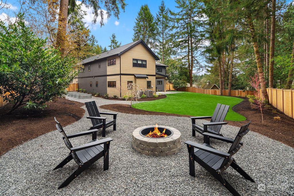 Photo of 12527 NE 32nd Street, Bellevue, WA 98005 (MLS # 2212247)