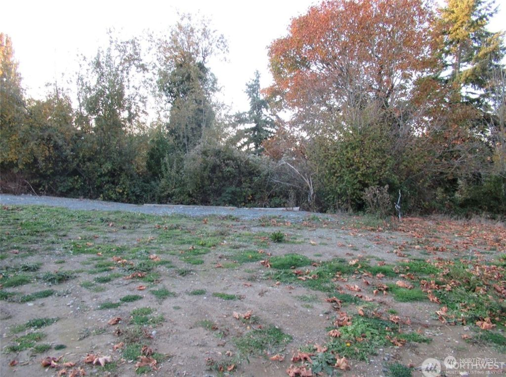 Photo of 3333 Nassau Street, Everett, WA 98201 (MLS # 2317580)