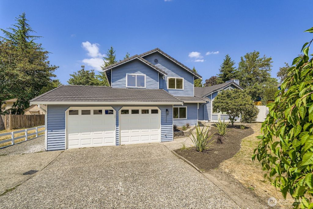 Photo of 2502 Mill Avenue S, Renton, WA 98055 (MLS # 2410961)