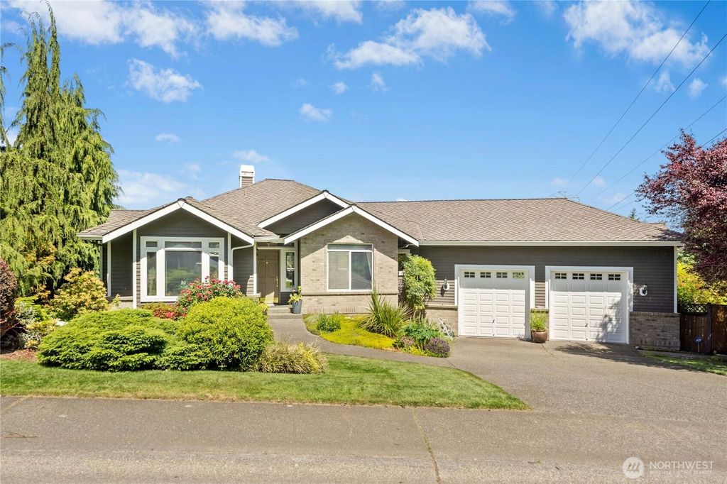 Photo of 12232 SE 80th Way, Newcastle, WA 98056 (MLS # 2522863)