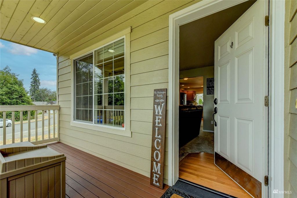 Photo of 5106 117th Street SE, Everett, WA 98208 (MLS # 1977159)