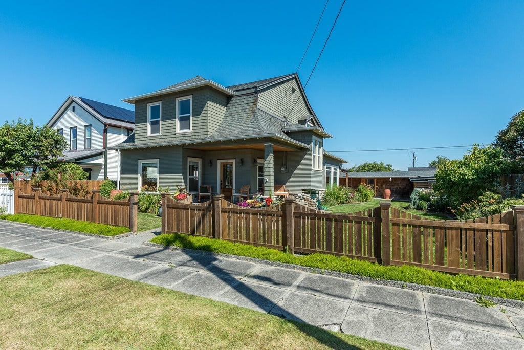 Photo of 1118 4th Street, Anacortes, WA 98221 (MLS # 2570371)