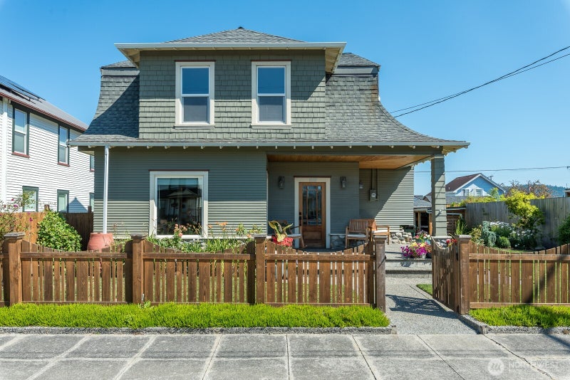1118 4th Street