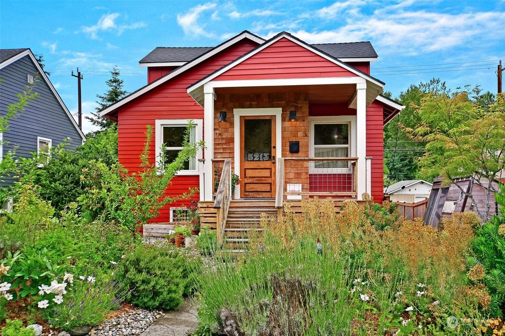 Photo of 5213 25th Avenue SW, Seattle, WA 98106 (MLS # 2126649)
