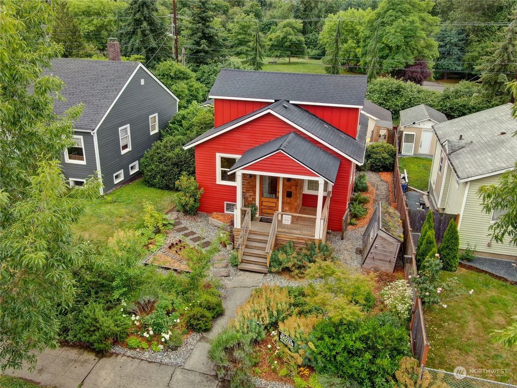 Photo of 5213 25th Avenue SW, Seattle, WA 98106 (MLS # 2126649)