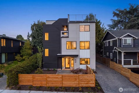 Photo of 6208 43rd Avenue NE, Seattle, WA 98115 (MLS # 2583341)