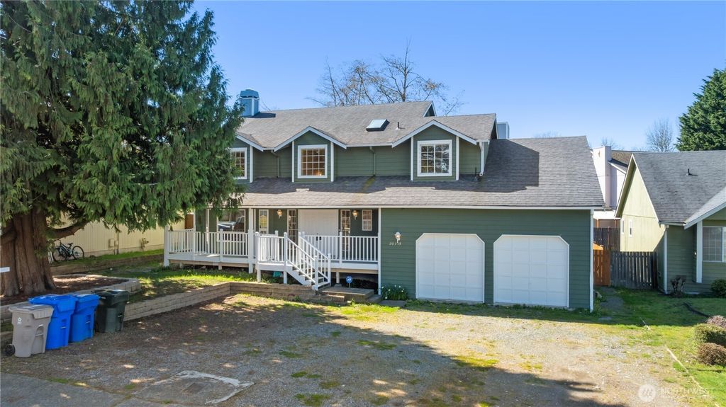 Photo of 20319 120th AVE Ave SE, Kent, WA 98031 (MLS # 2501726)