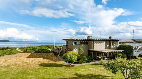 Photo of 2126 Shore Avenue, Freeland, WA 98249 (MLS # 2547104)