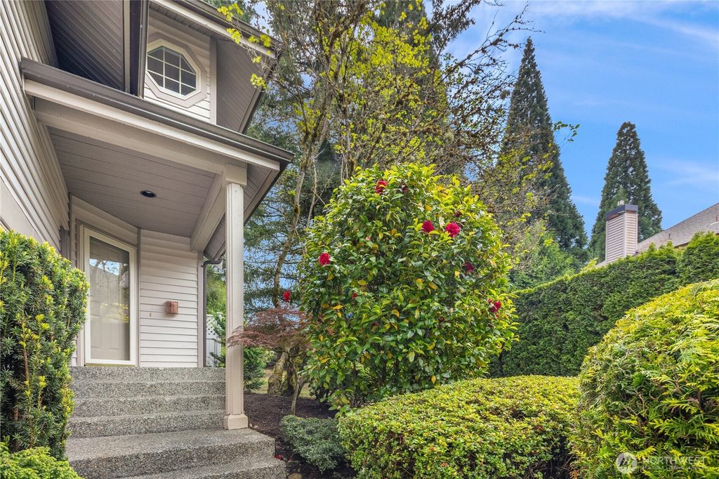 Photo of 15617 NE 70th Court #B105, Redmond, WA 98052 (MLS # 2381173)