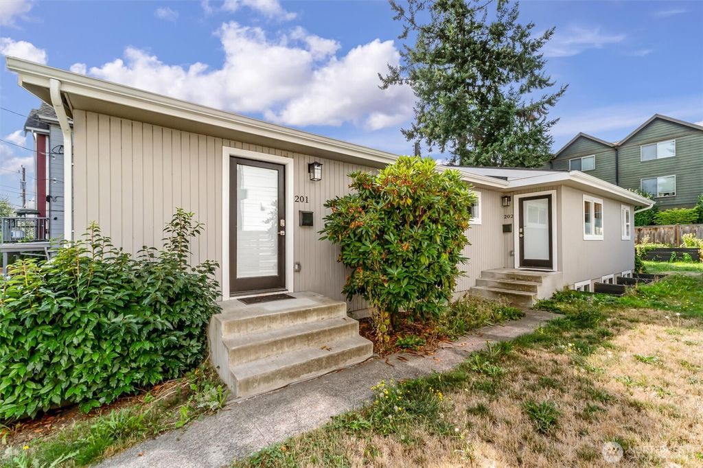 Photo of 9251 N Ashworth Avenue N, Seattle, WA 98103 (MLS # 2525226)