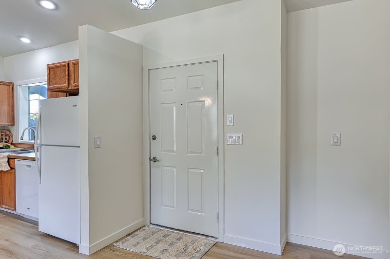 3821 Del Bonita Way