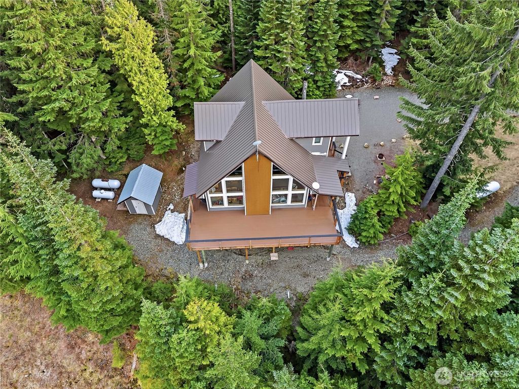 Photo of 320 Lakeview Way, Easton, WA 98925 (MLS # 2517536)