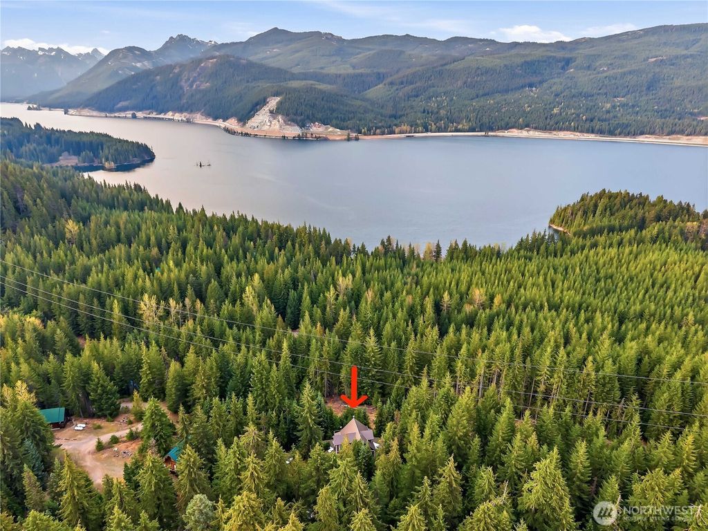 Photo of 320 Lakeview Way, Easton, WA 98925 (MLS # 2517536)