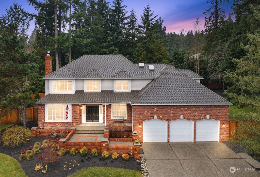 Photo of 13901 186th Avenue NE, Woodinville, WA 98072 (MLS # 2204546)
