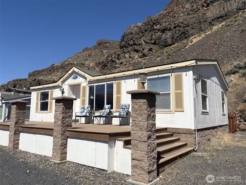 Photo of 1198 N Section Place, Quincy, WA 98848 (MLS # 2505071)