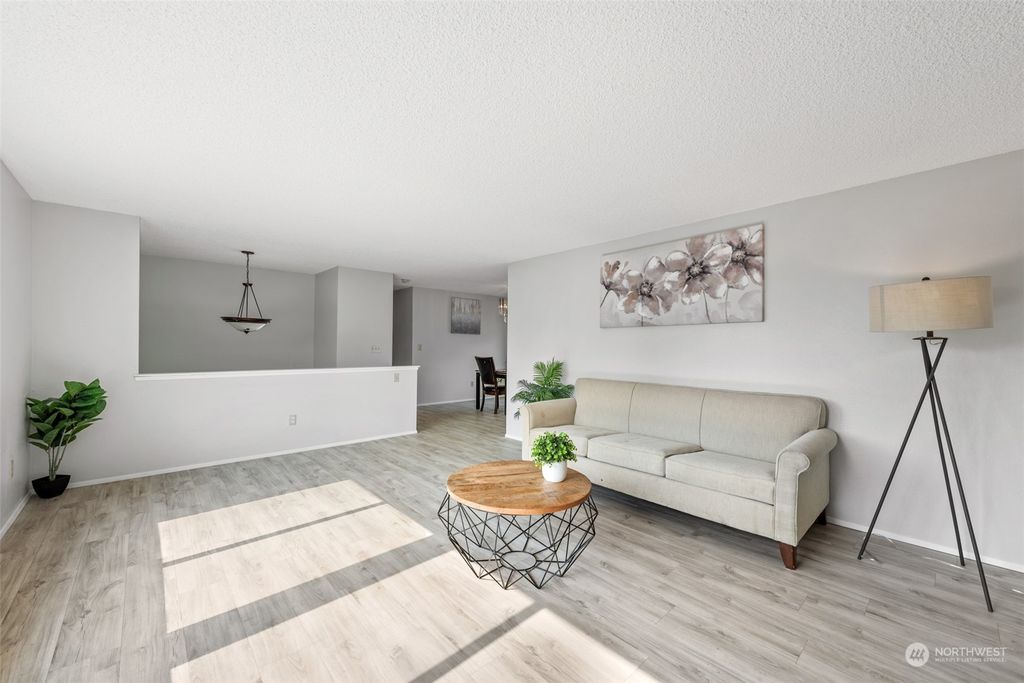 Photo of 19334 144th Court SE, Renton, WA 98058 (MLS # 2154465)