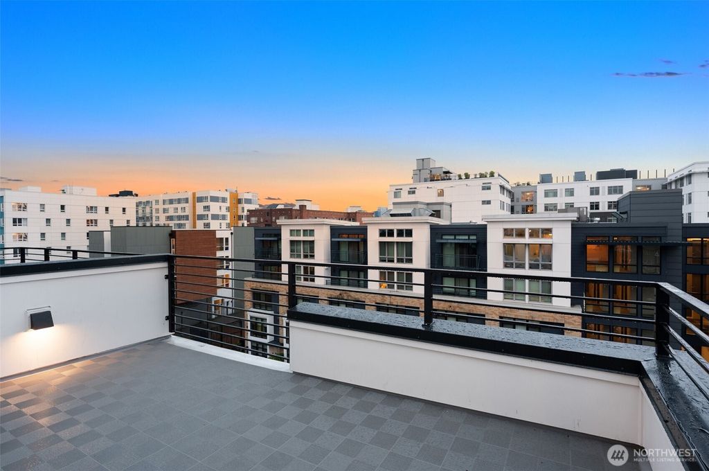 Photo of 222 B 10th Avenue E, Seattle, WA 98102 (MLS # 2394692)