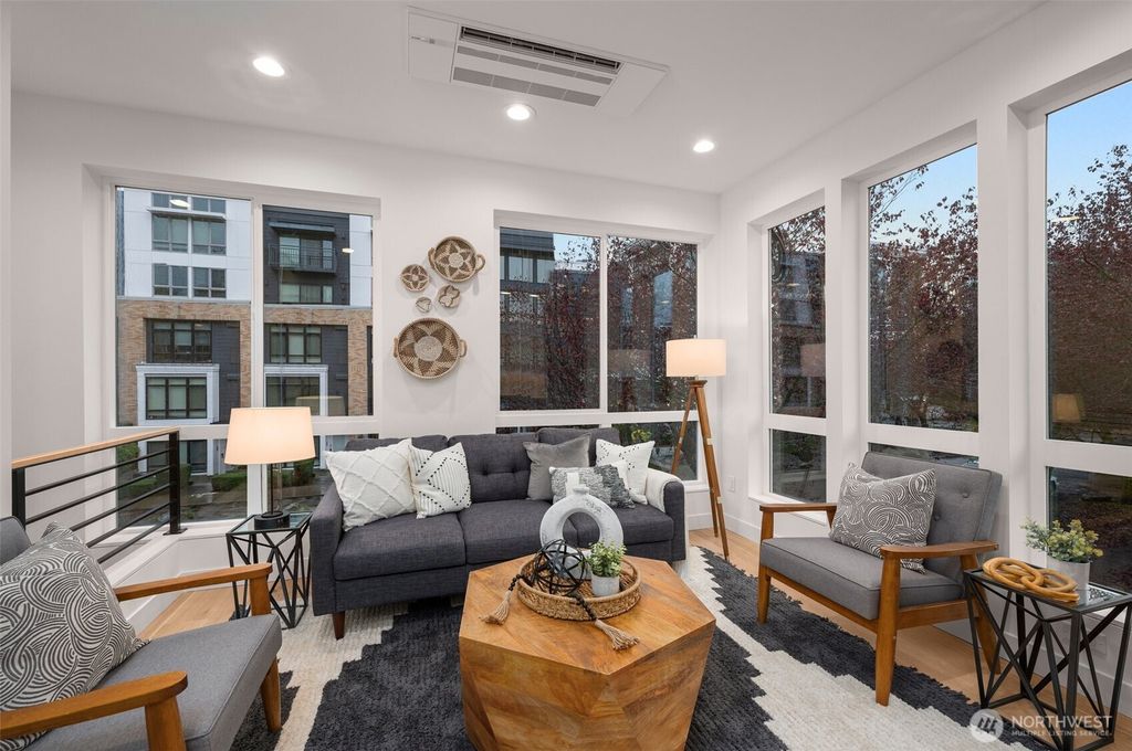 Photo of 222 B 10th Avenue E, Seattle, WA 98102 (MLS # 2394692)