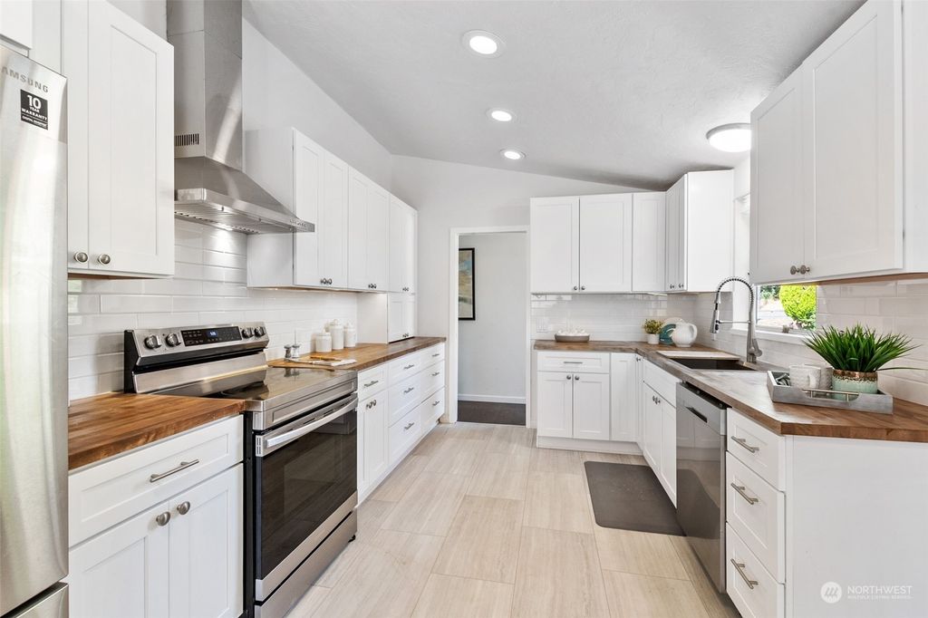 Photo of 19203 2nd Avenue S, Des Moines, WA 98148 (MLS # 2026733)