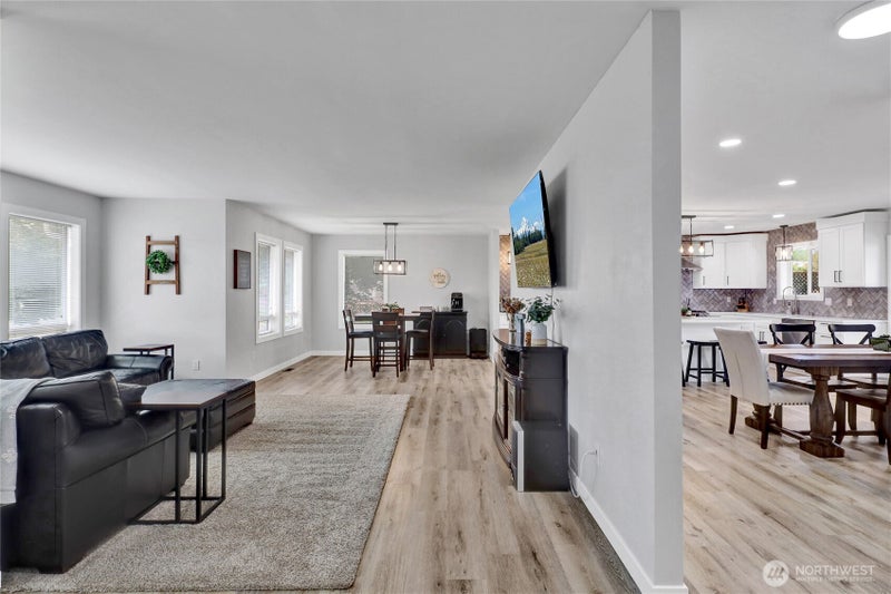 1101 Cascade Way