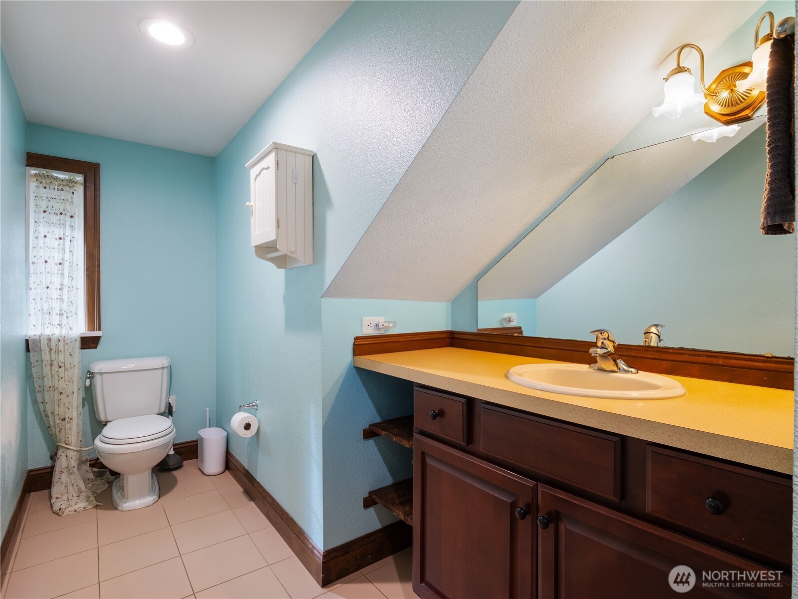 Roy, Washington, 98580, United States, 3 Bedrooms Bedrooms, ,4 BathroomsBathrooms,Residential,Active,2032072