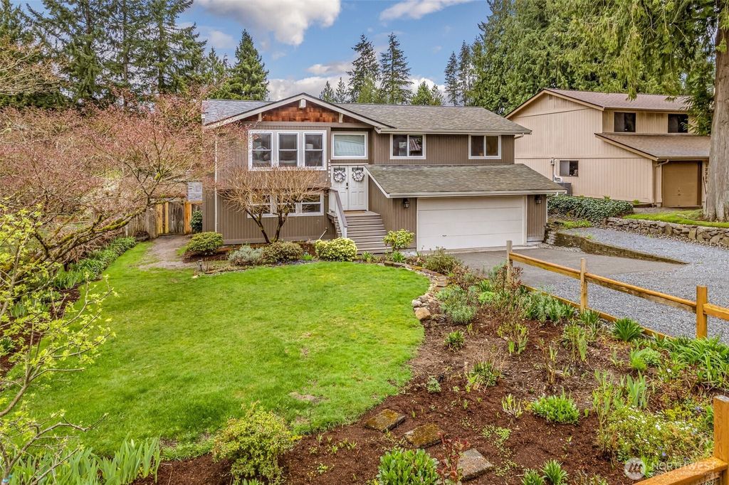 Photo of 12321 29th Avenue SE, Everett, WA 98208 (MLS # 2352828)