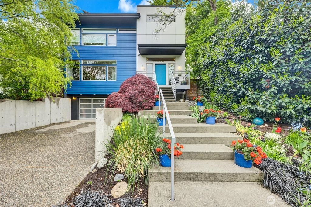 Photo of 160 27th Ave Ave, Seattle, WA 98122 (MLS # 2363003)