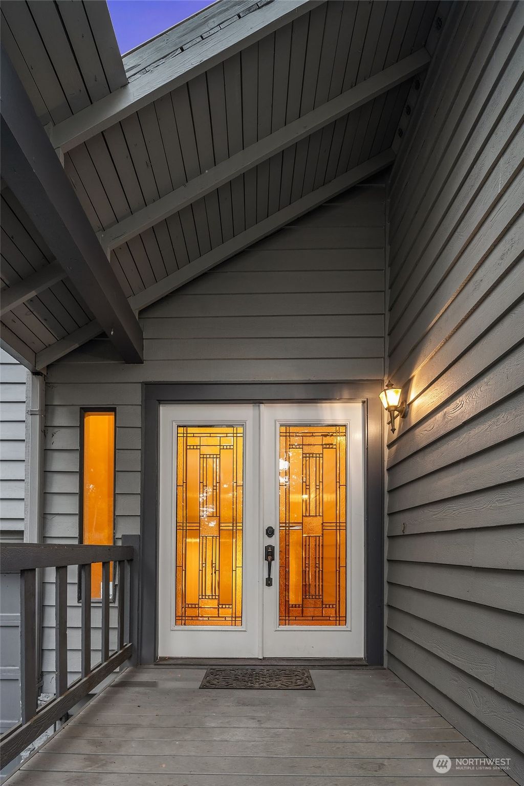 Photo of 14106 SE 50th Street, Bellevue, WA 98006 (MLS # 2166200)