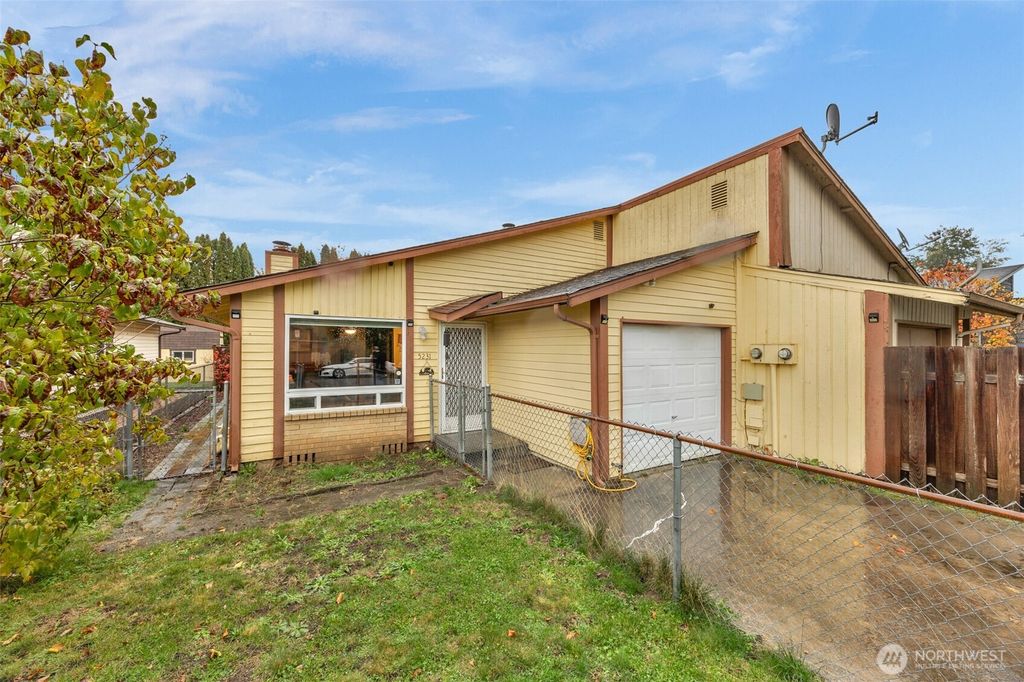 Photo of 5231 101st Place NE, Marysville, WA 98270 (MLS # 2448364)
