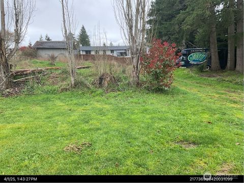 Photo of 511 117th Avenue E, Edgewood, WA 98372 (MLS # 2468659)