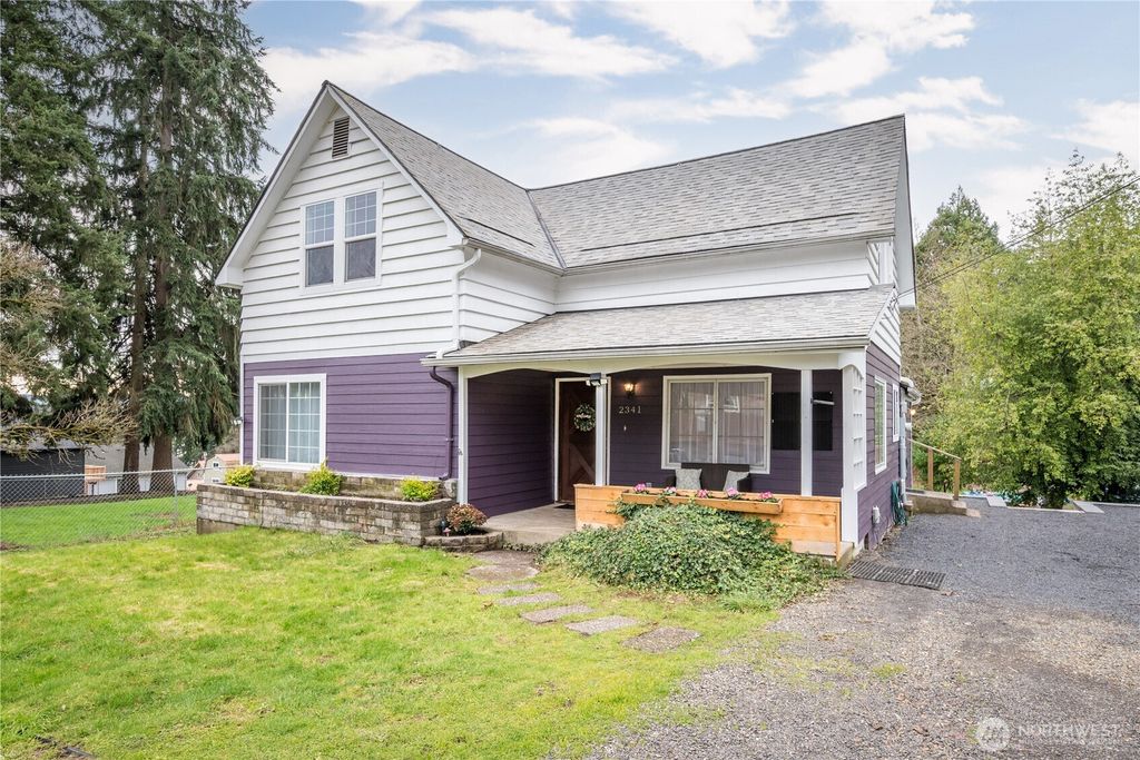 Photo of 2341 W Castleman Street, Longview, WA 98632 (MLS # 2467860)