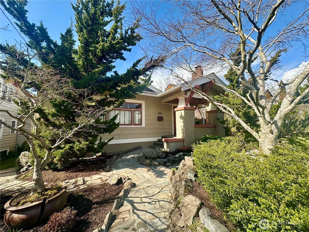 Photo of 3817 Wallingford Avenue N, Seattle, WA 98103 (MLS # 2347074)