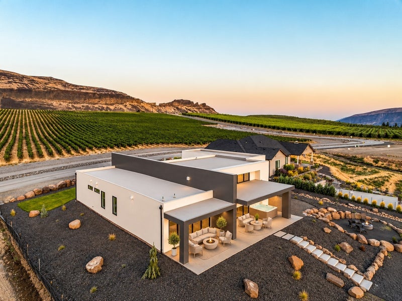 25 Syrah Lane