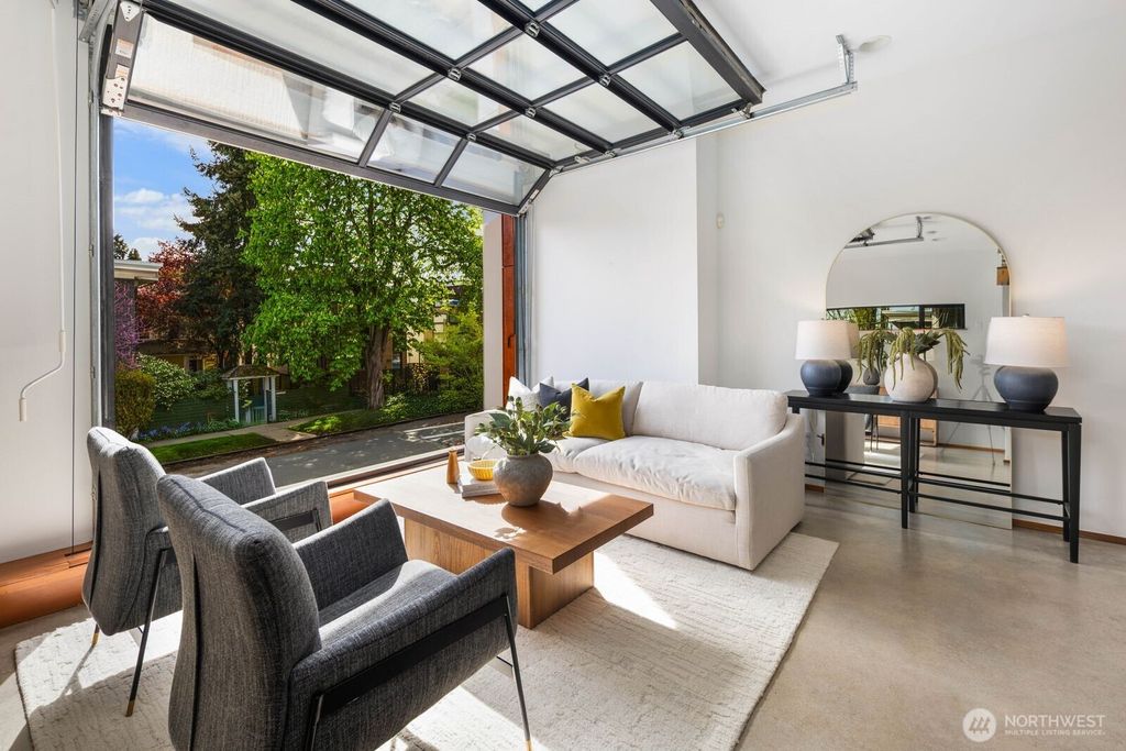 Photo of 213 21st Avenue, Seattle, WA 98122 (MLS # 2510914)