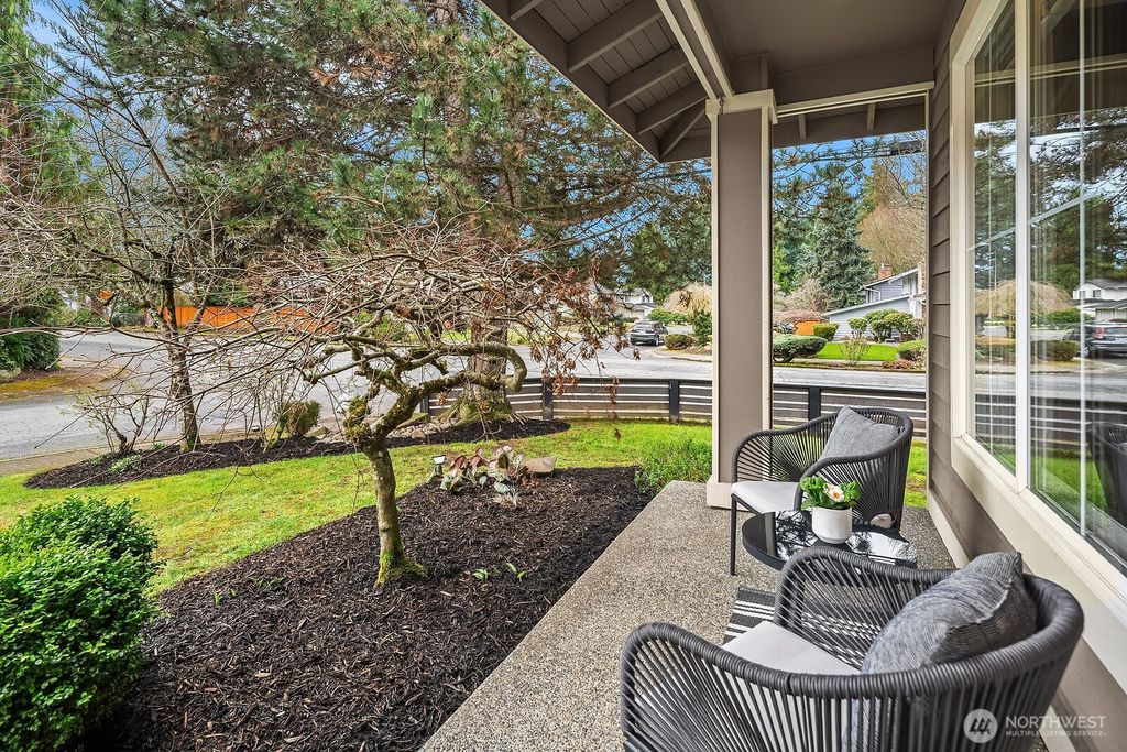 Photo of 8406 NE 121st Place, Kirkland, WA 98034 (MLS # 2483561)