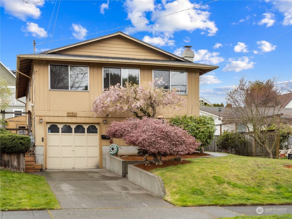 Photo of 3215 40th Avenue SW, Seattle, WA 98116 (MLS # 2214957)
