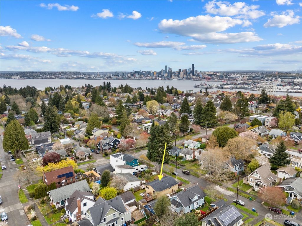 Photo of 3215 40th Avenue SW, Seattle, WA 98116 (MLS # 2214957)