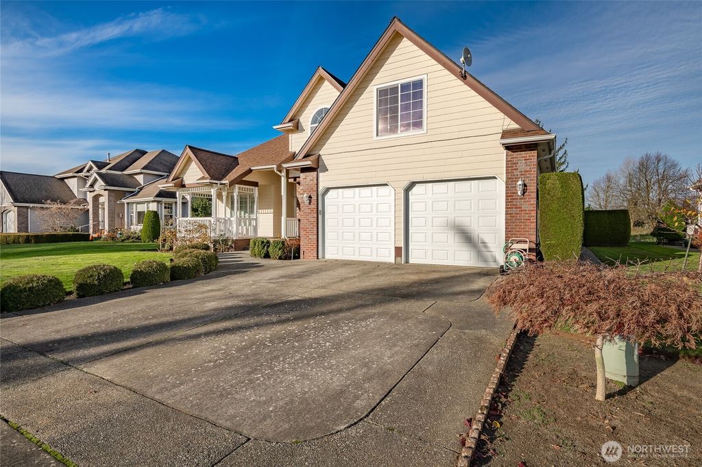 Photo of 600 Sunrise Drive, Lynden, WA 98264 (MLS # 2456969)