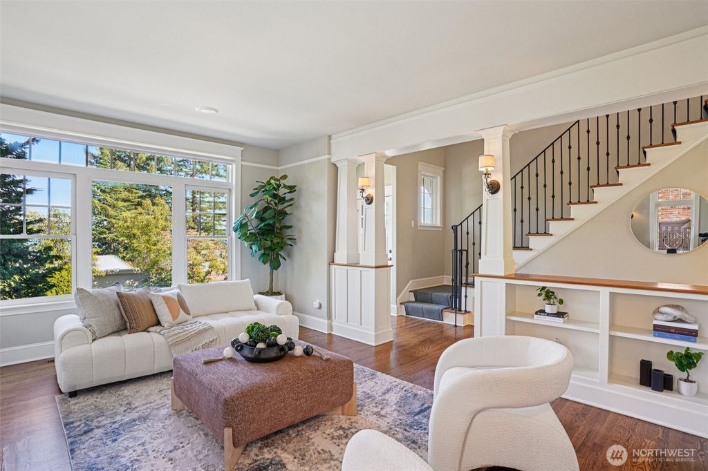 Photo of 4525 55th Avenue NE, Seattle, WA 98105 (MLS # 2423108)