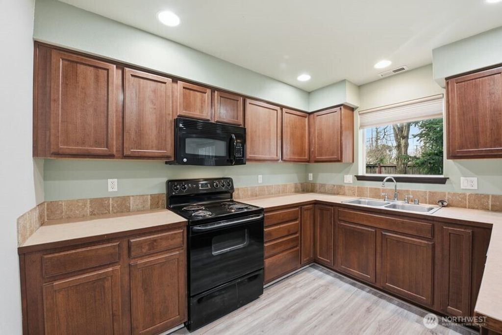 Photo of 17603 79th Avenue Ct E, Puyallup, WA 98375 (MLS # 2460341)