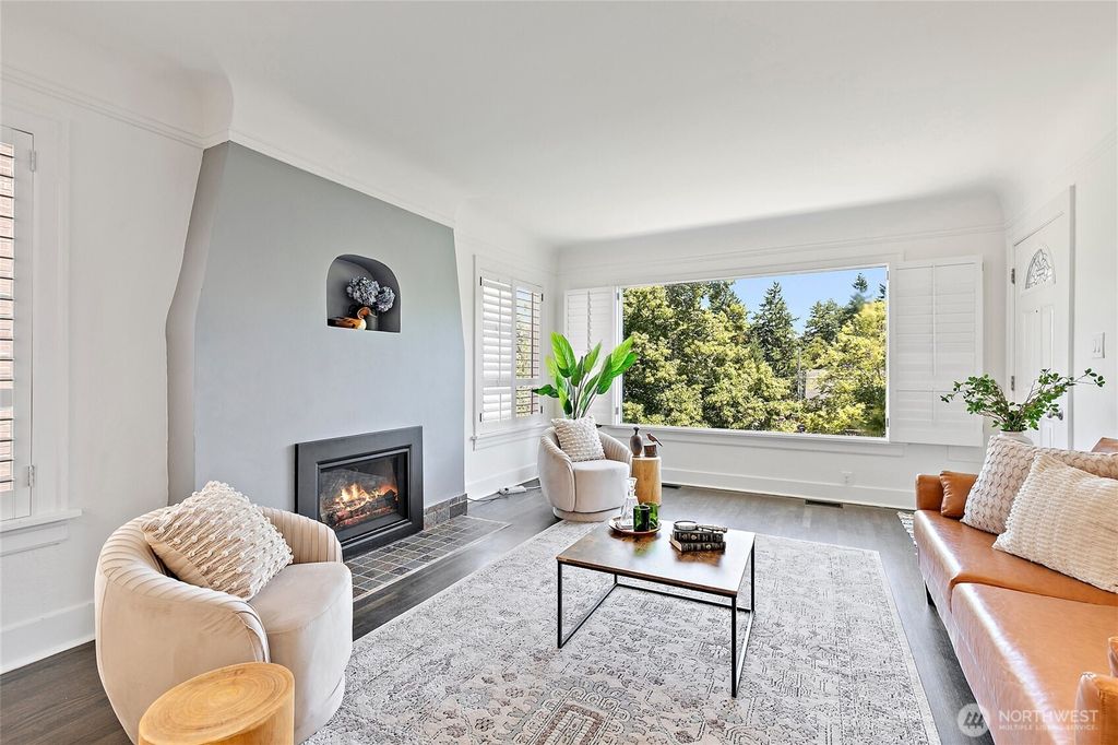 Photo of 5041 35th Avenue SW, Seattle, WA 98126 (MLS # 2401279)