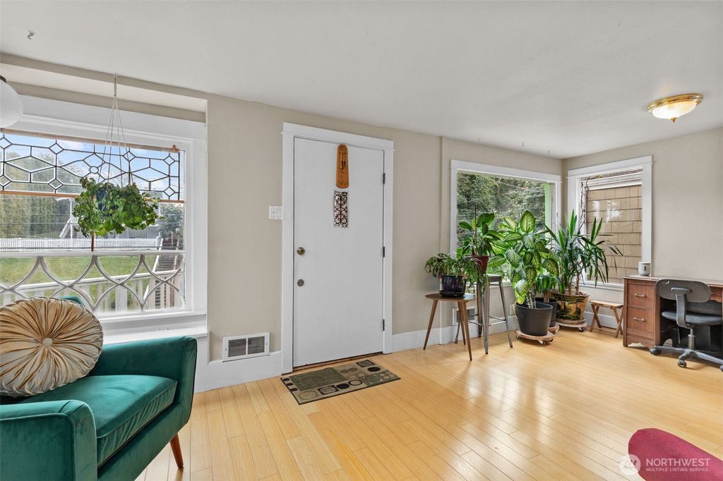 Photo of 1927 42nd Avenue SW, Seattle, WA 98116 (MLS # 2337927)
