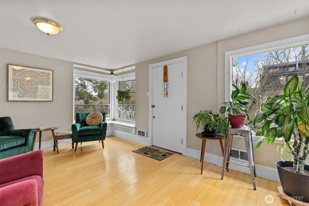 Photo of 1927 42nd Avenue SW, Seattle, WA 98116 (MLS # 2337927)