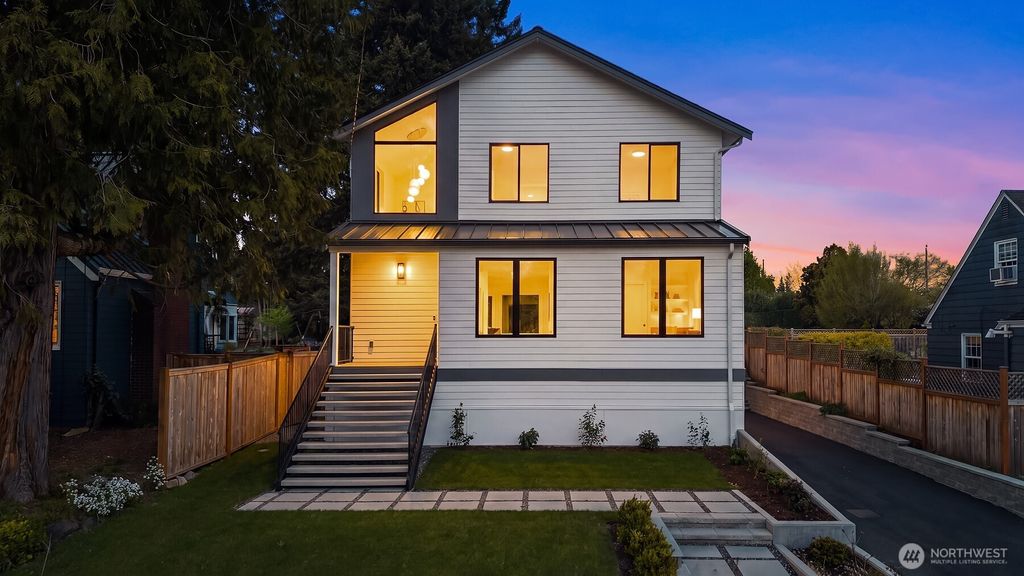Photo of 6214 40th Avenue NE, Seattle, WA 98115 (MLS # 2469714)