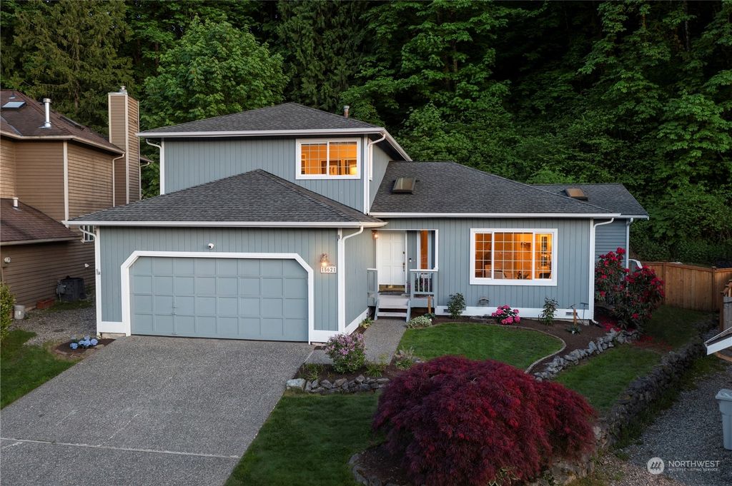 Photo of 15621 160th Court SE, Renton, WA 98058 (MLS # 2237936)