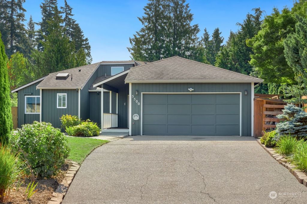 Photo of 5500 170th Place SW, Lynnwood, WA 98037 (MLS # 2278290)