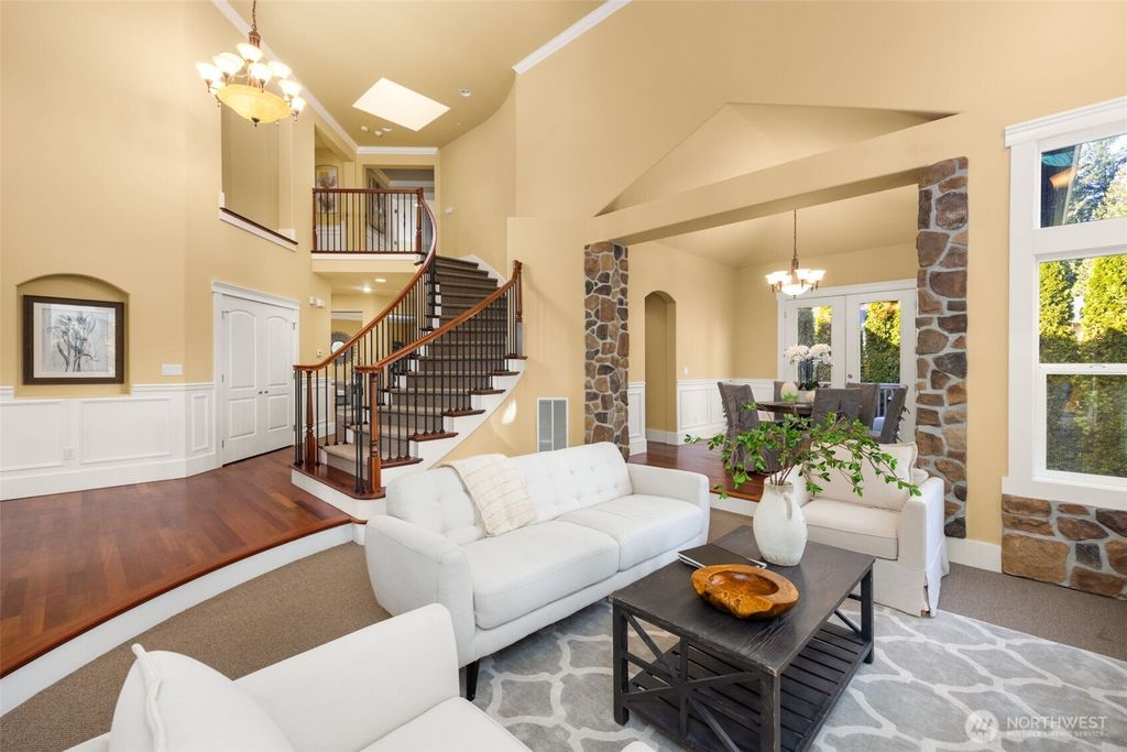 Photo of 18638 92nd Avenue NE, Bothell, WA 98011 (MLS # 2512954)