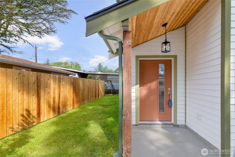 Photo of 1401 N 137th Street, Seattle, WA 98133 (MLS # 2446982)