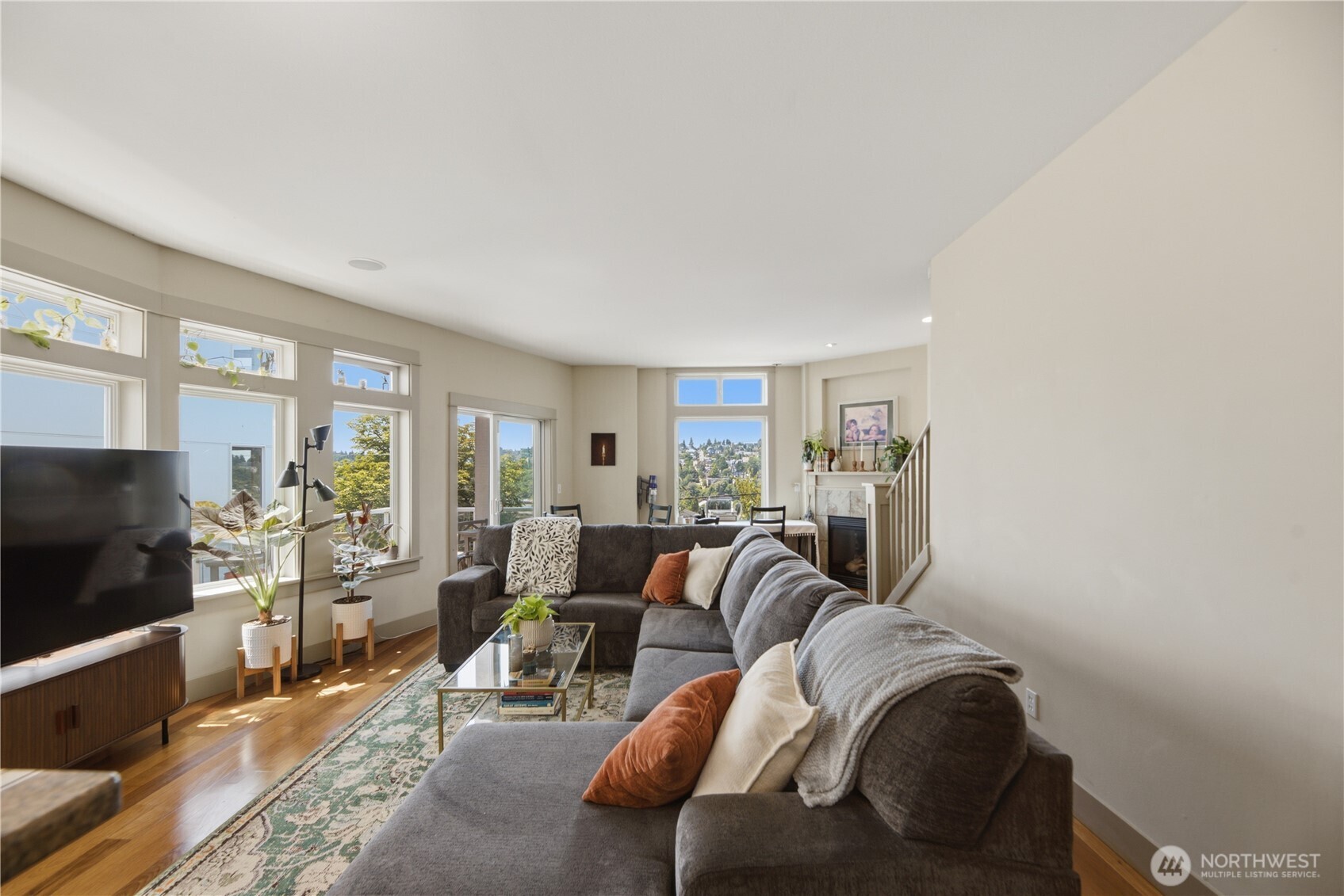 2540 14th Avenue W