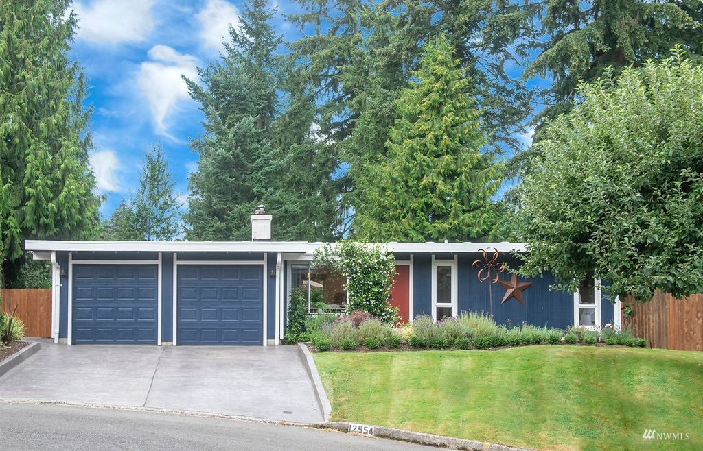 Photo of 12554 SE 74th Place, Newcastle, WA 98056 (MLS # 1982978)